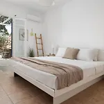 Bougainvillea Comfort Mykonos * カラファティス